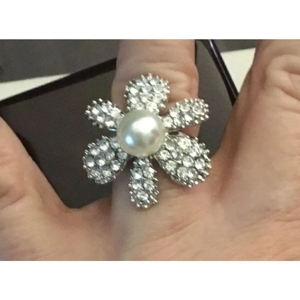 New Elegant Faux Pearl & Rhinestone Ring